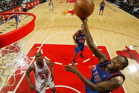 他用防守拼 他用防守拼