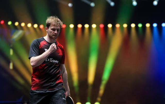 大背景下 大背景下